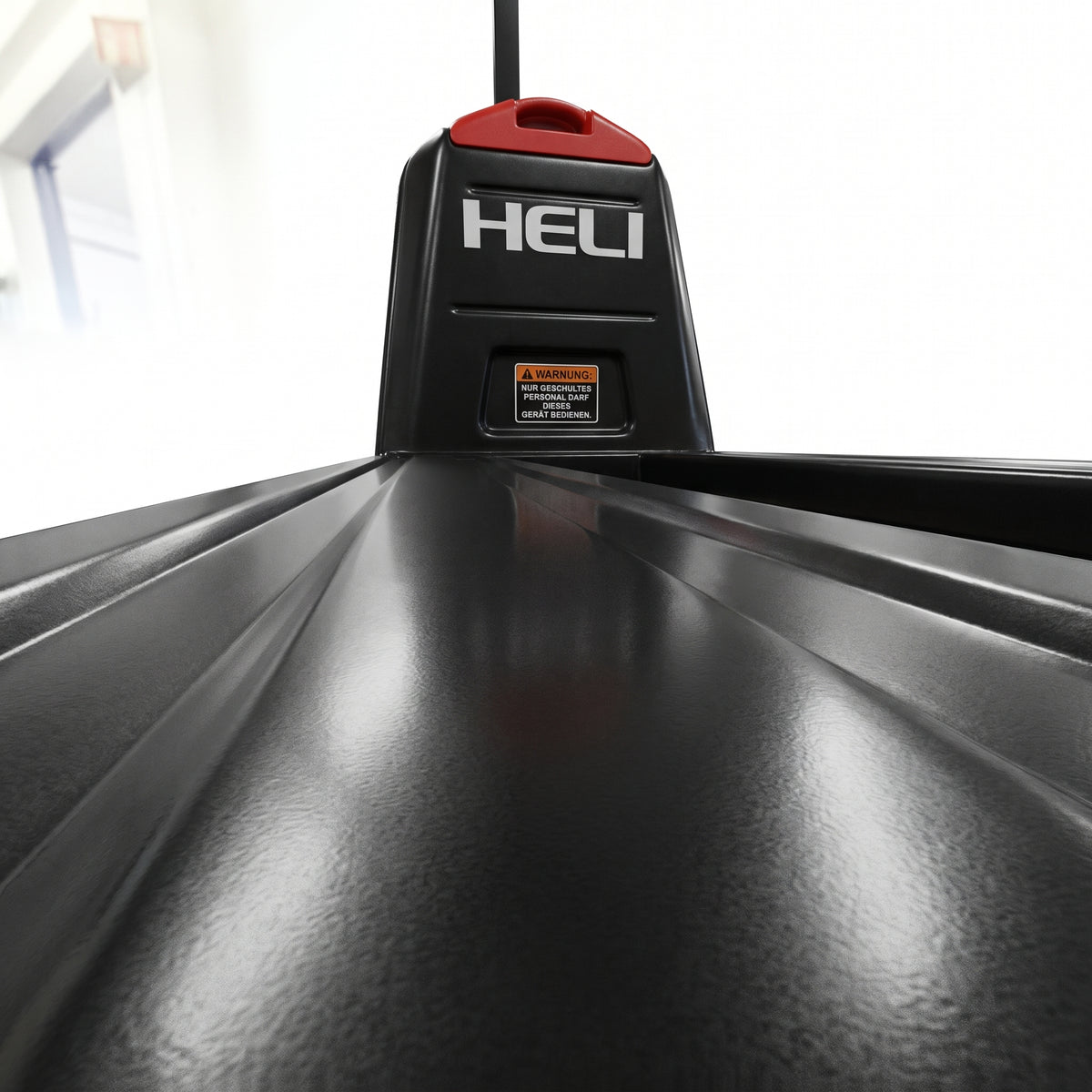 LastWerk HELI One E2 Electric Low-Lift Pallet Truck, 1500 kg with Electric Travel and Lift, 550 mm Fork Width, 24 V 20 Ah Li-Ion Battery